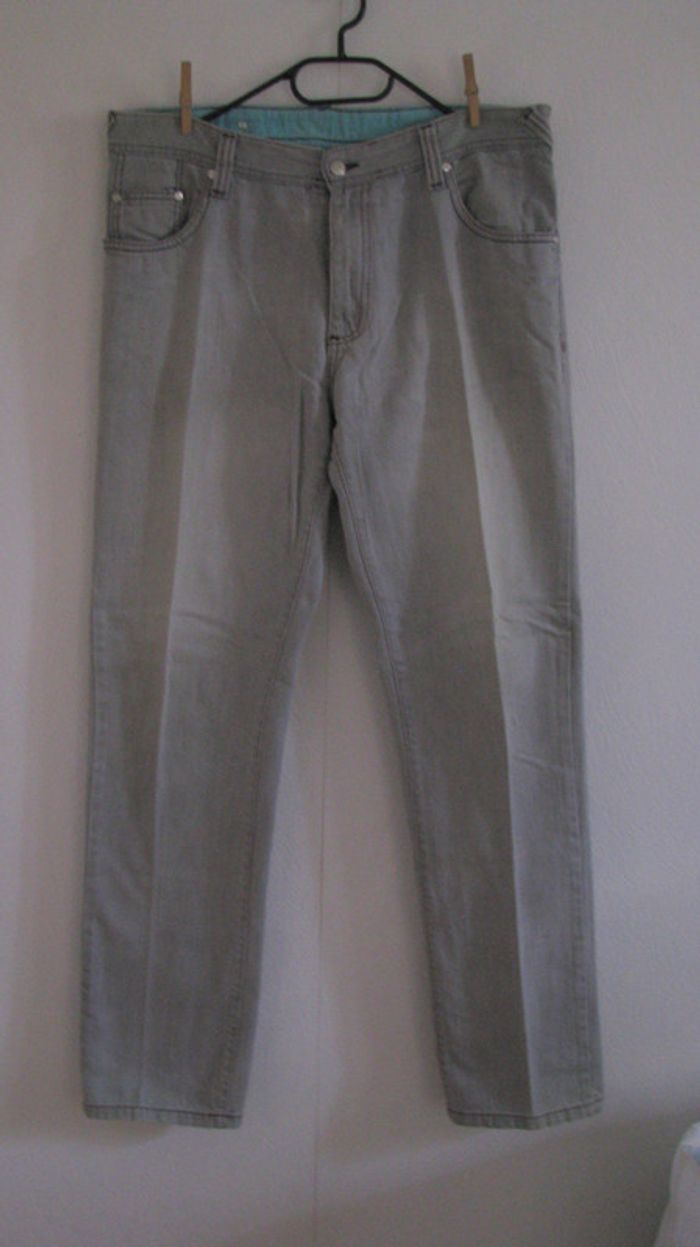 jean gris taille 44 - photo numéro 2