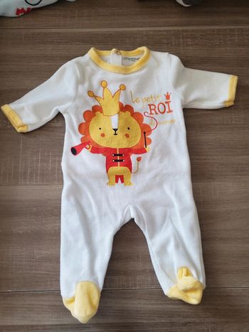 Lot de 7 pyjamas 1 mois