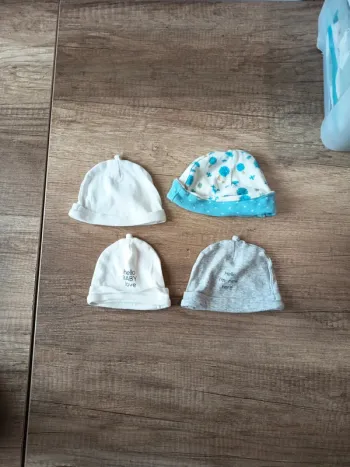 Lot bonnet de naissance