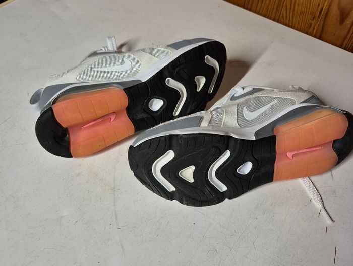 Basket femme Nike air max 200 beige et grise taille 36 - photo numéro 6