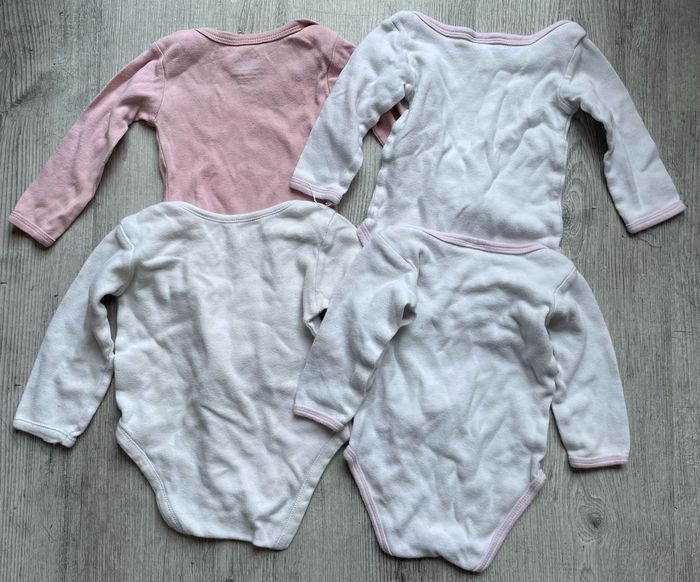 Lot 4 bodys 9 mois - photo numéro 3