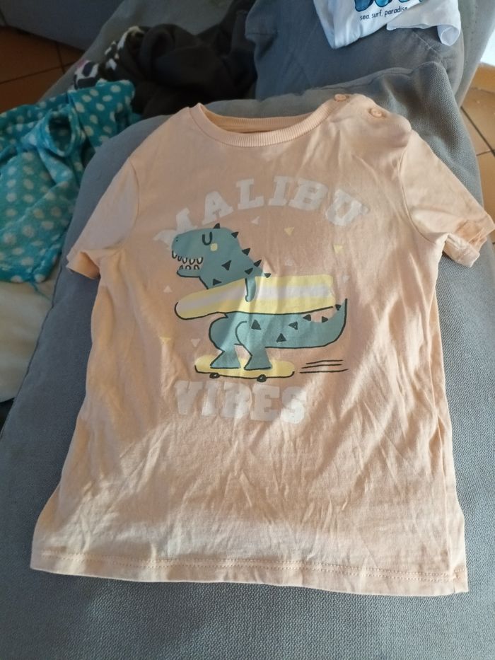 Ensemble Tee-shirt et short bleu 36 mois