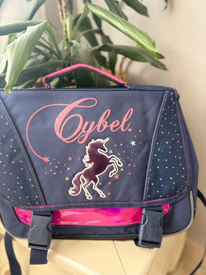 Cartable Cybel licorne - bleu marine/rose - en très bon état - photo numéro 2