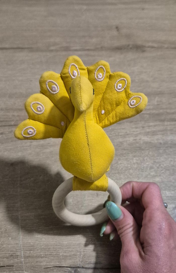 Hochet paon bois et tissus - photo numéro 2