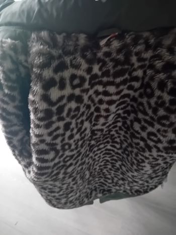 Un manteau fille tape a l'oeil, 14 ans 