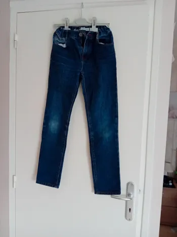 Jeans regular inextenso.