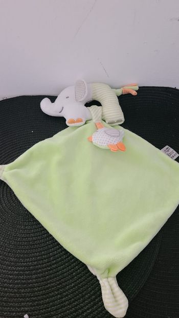 DOUDOU ELEPHANT GEMO VERT ANIS CLAIR RAYE POUSSIN OISEAU