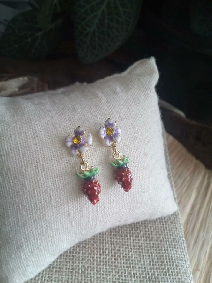 Boucles d'oreilles fraises des bois