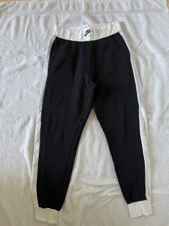 Jogging pour les femmes taille S. Nike.