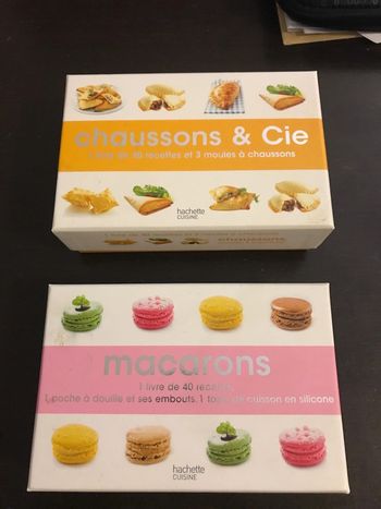 Livre coffre chaussons & cie et macarons