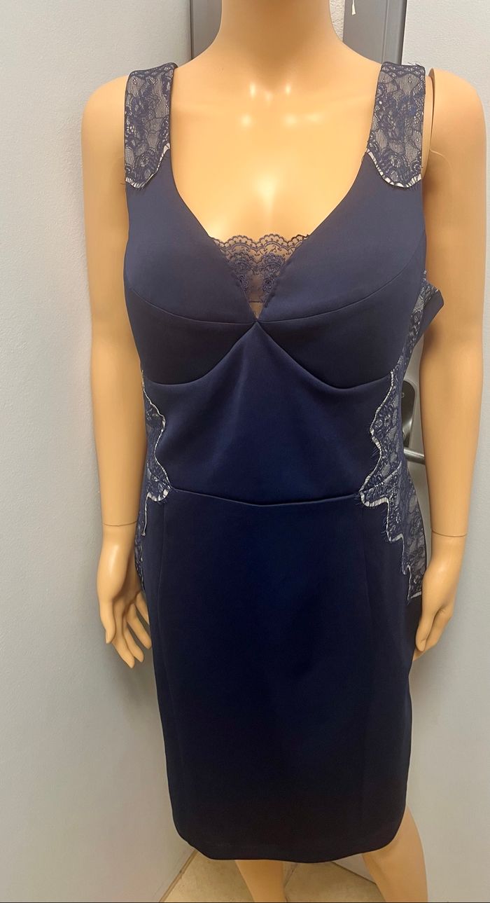 Robe élégante marine lipsy - photo numéro 2