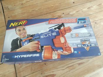 Blaster Nerf Elite hyperfire neuf incluant 25 fléchettes