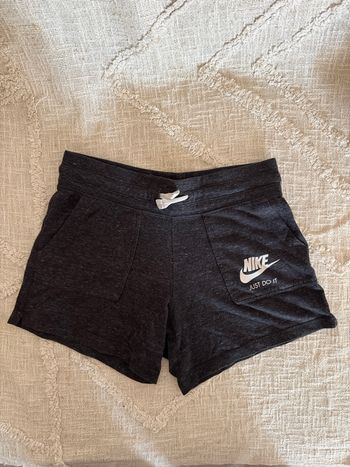 Short de sport Nike