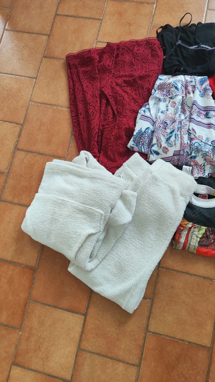 Lot vêtements femme 38

Cache cache, Mango, Promod, Etam - photo numéro 3