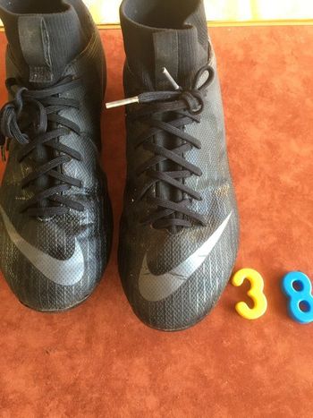 Chaussures Foot Nike - 38