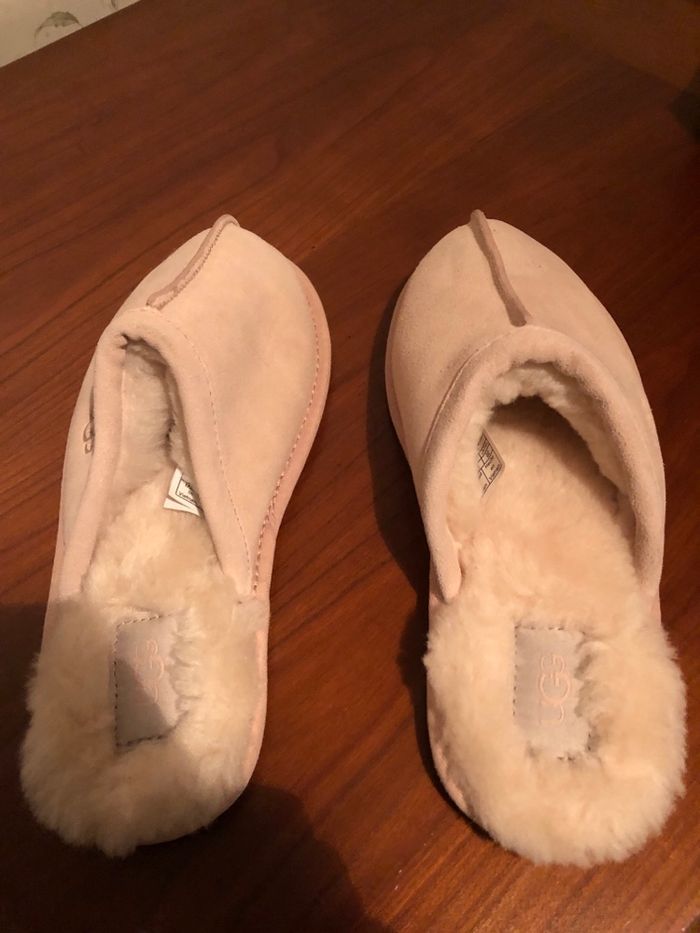 Chaussons ugg taille 36 - photo numéro 2