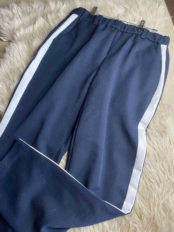 Pantalon effet jogging bleu marine Avec rayures blanches sur les côtés Cindy H Taille M / 38