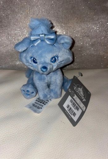 Disney Store - Porte-clé Peluche Marie (Aristochats) - Taille Unique - Bleu Pastel - Neuf avec étiquette 