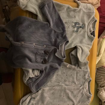 Lot 3 pyjamas
