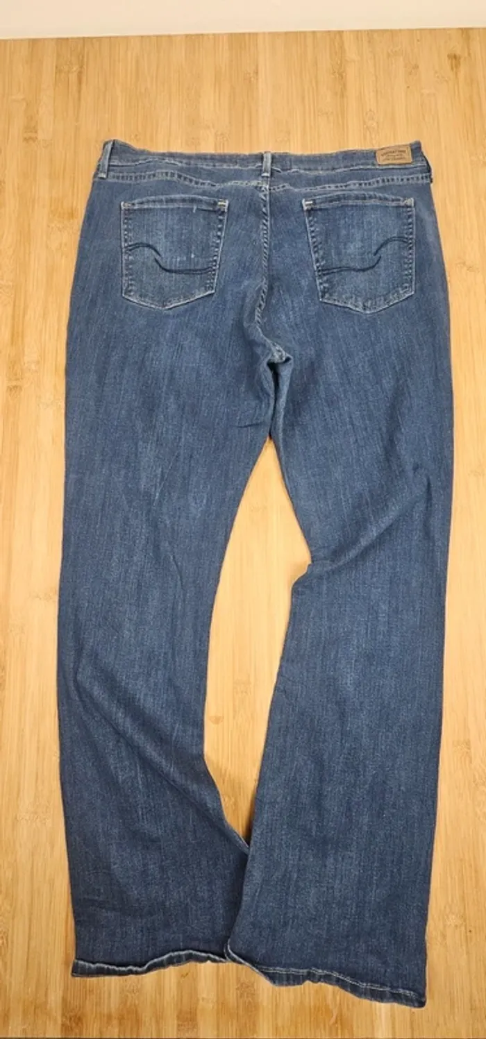 Levi's signature patte d'éléphant +patch bootcut T:44 W34 L32 - photo numéro 3