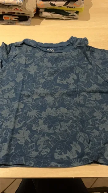 Tee shirt