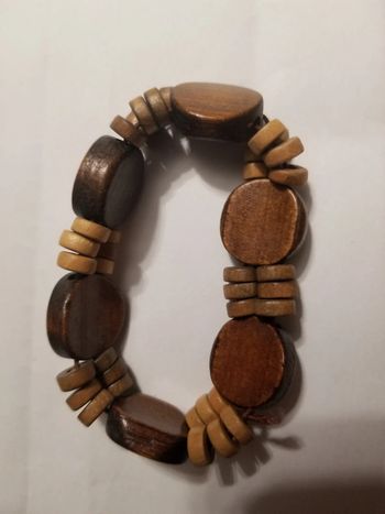 Joli bracelet en bois