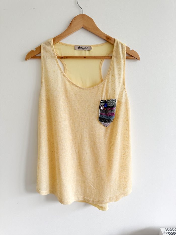 Débardeur jaune avec perles multicolores city girl taille 40 L 42 XL