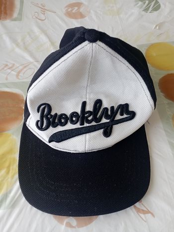 Casquette noir et blanc 7/13 ans Rebel 1€