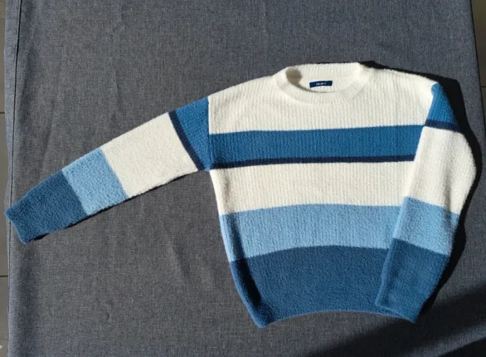 Pull Chaud et Doux Neuf Taille 8 ans OKAIDI