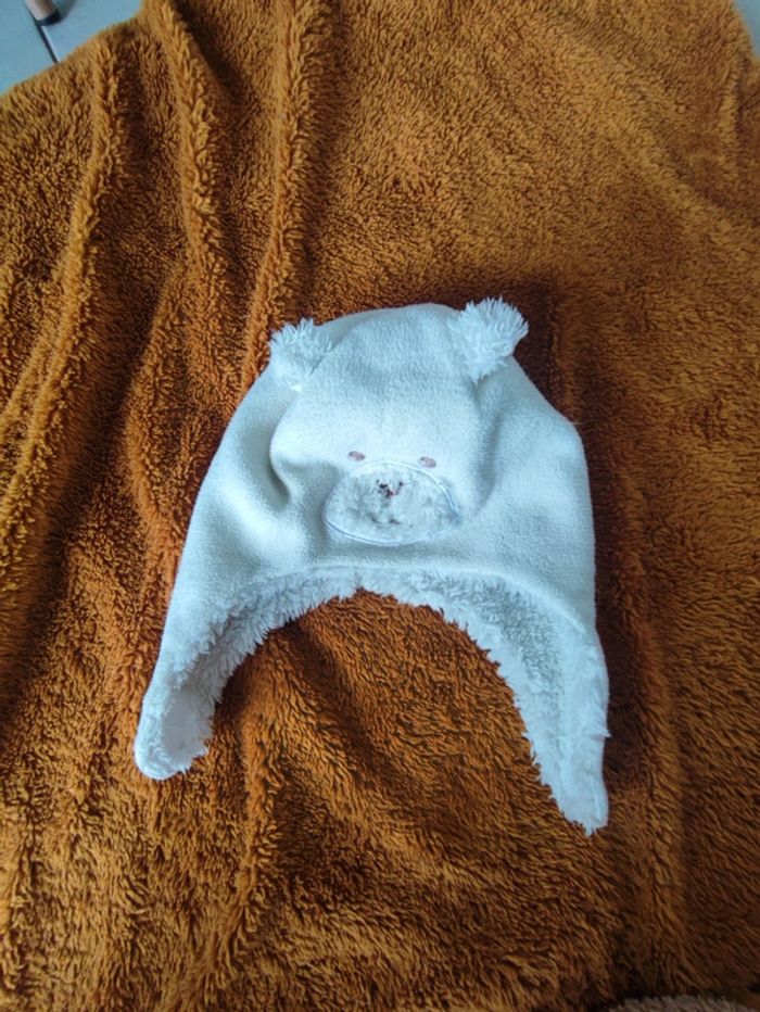 Bonnet scratch