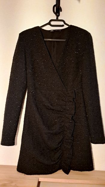 Robe noire pailletée ZARA – Décolleté cache-cœur