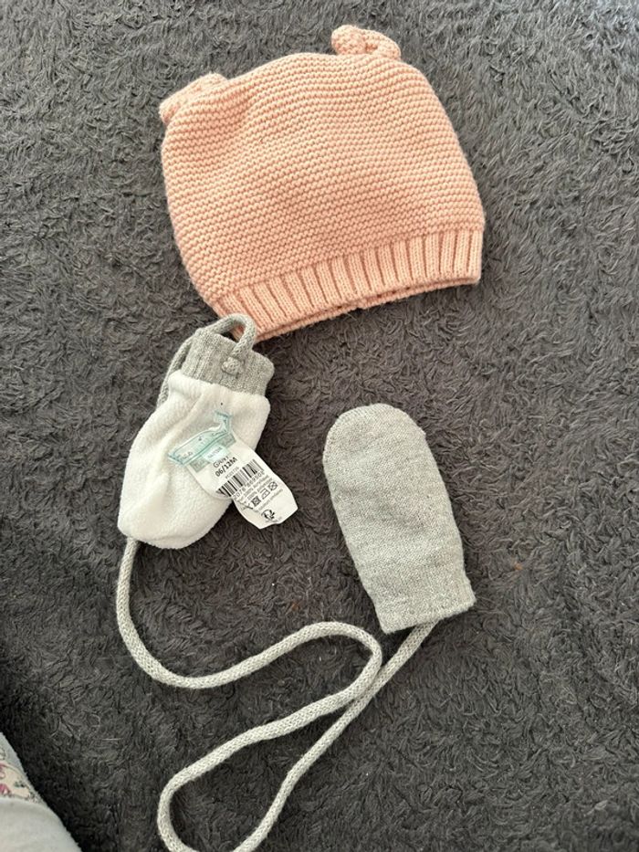 Ensemble bonnet et moufle petits cailloux