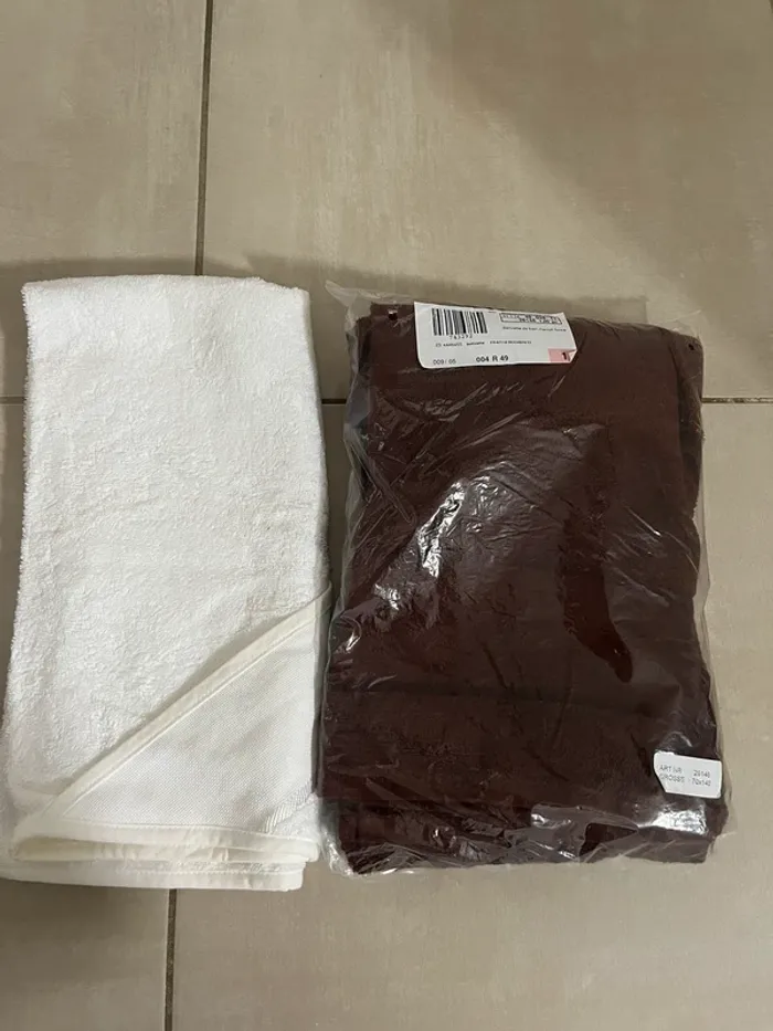 Neuf lot serviette et cape de bain à broder butinette - photo numéro 4