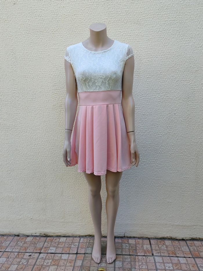 Robe courte rose  et blanc T.S