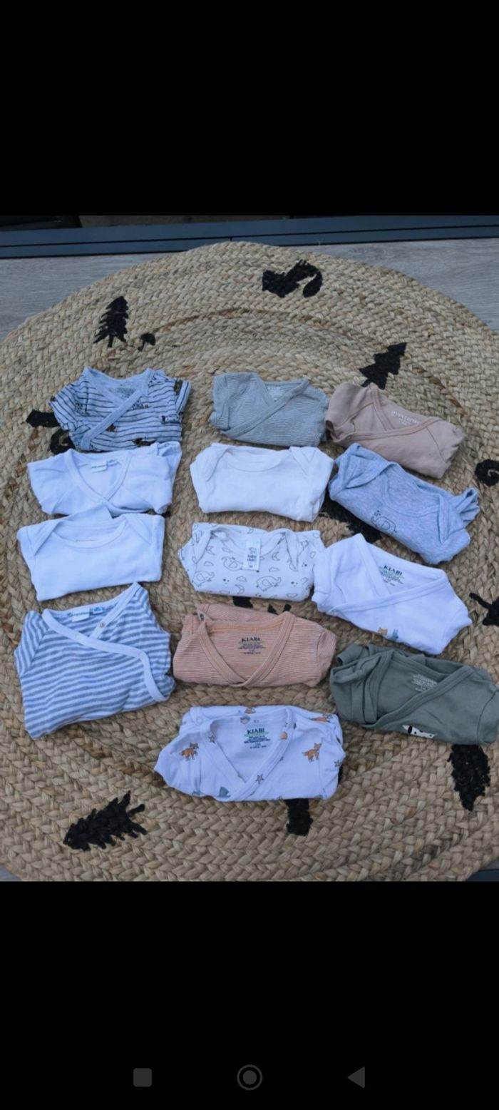 Lot 13 bodys manches longues 1 mois