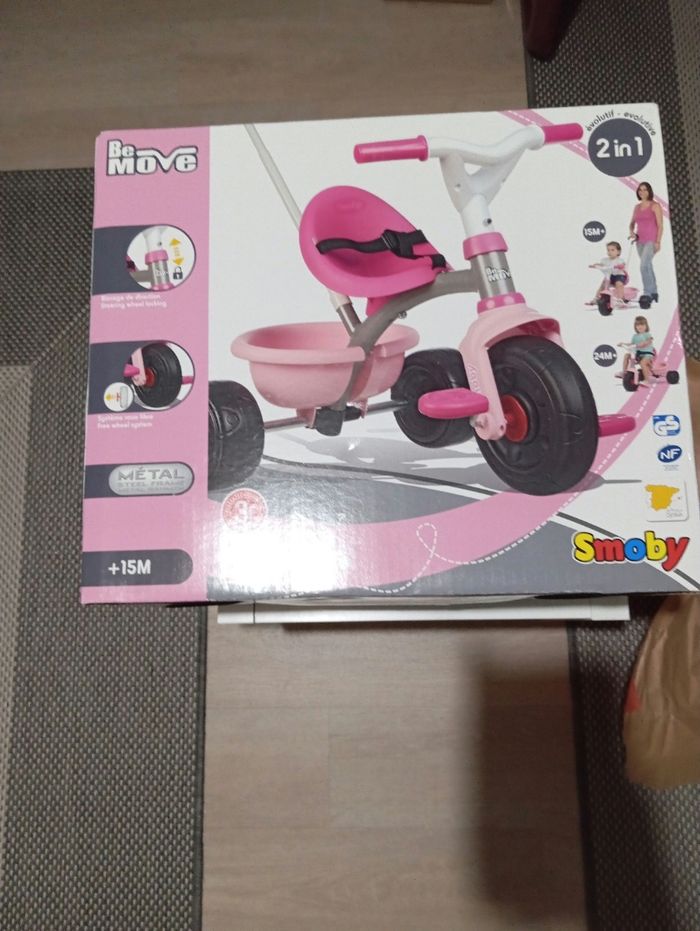 Tri-cycle petite fille