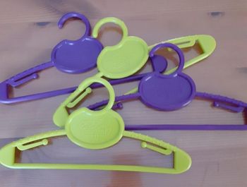 Lot 4 cintres Bébé confort