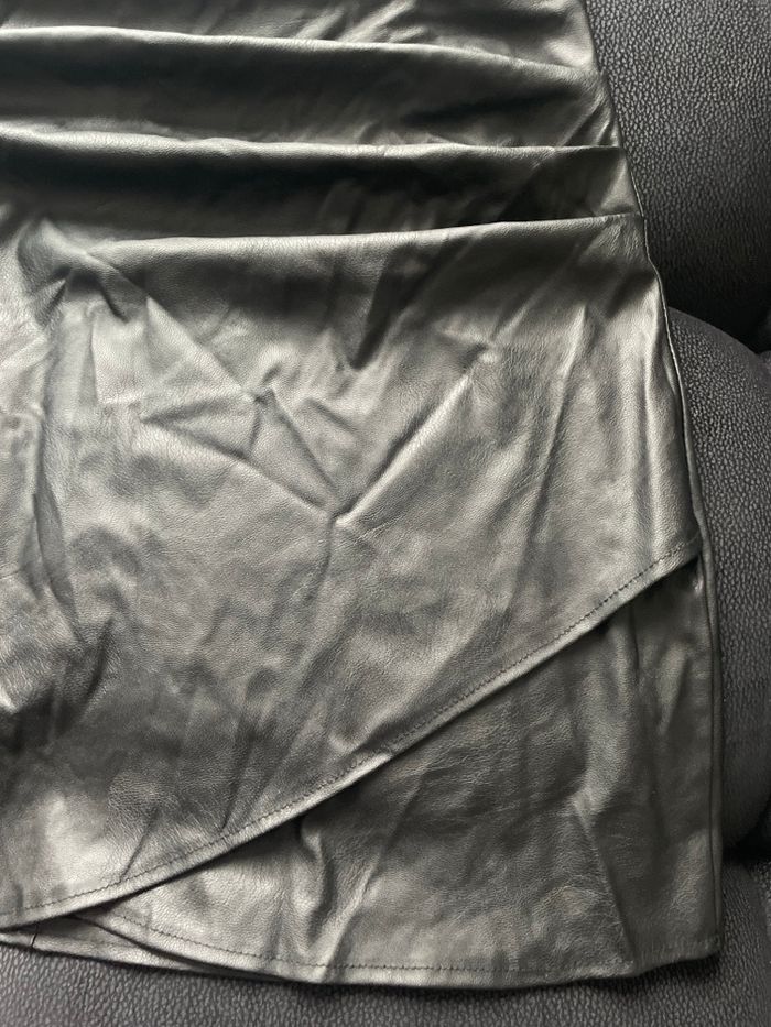 Jupe en cuir - photo numéro 2