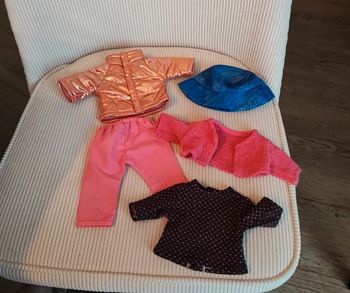 Lot vêtements de poupée corolle 36 cm.