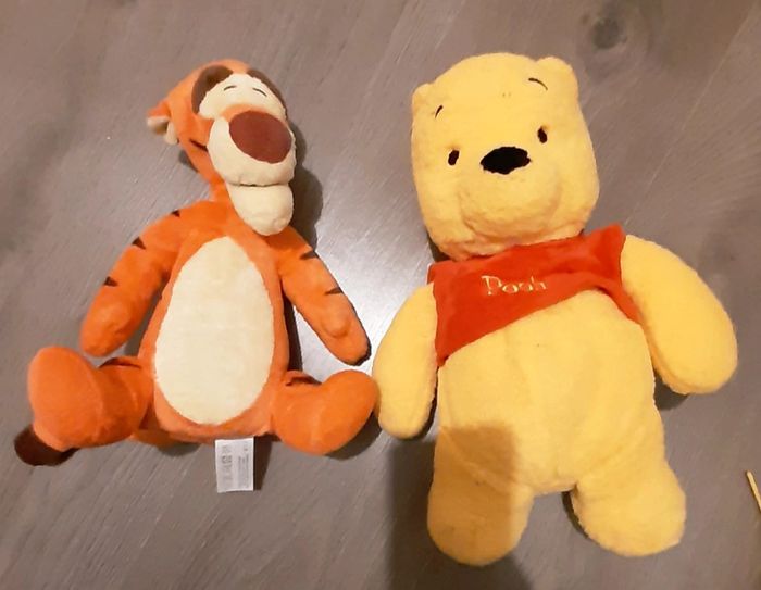 Lot de 2 peluches winnie et le tigrou est sonore