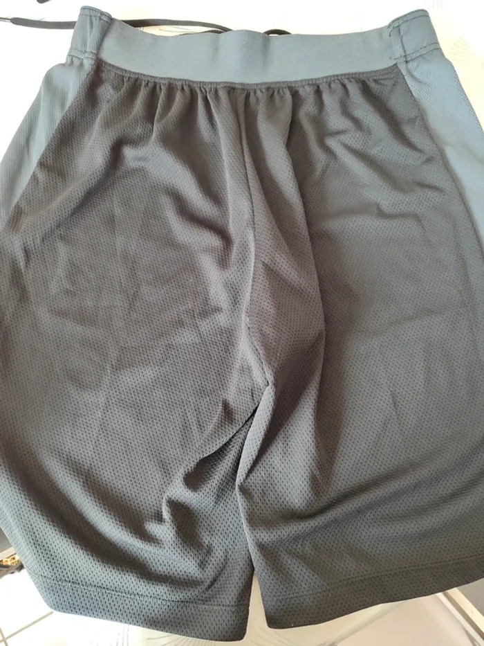 Lot 2 Shorts de sport - photo numéro 2