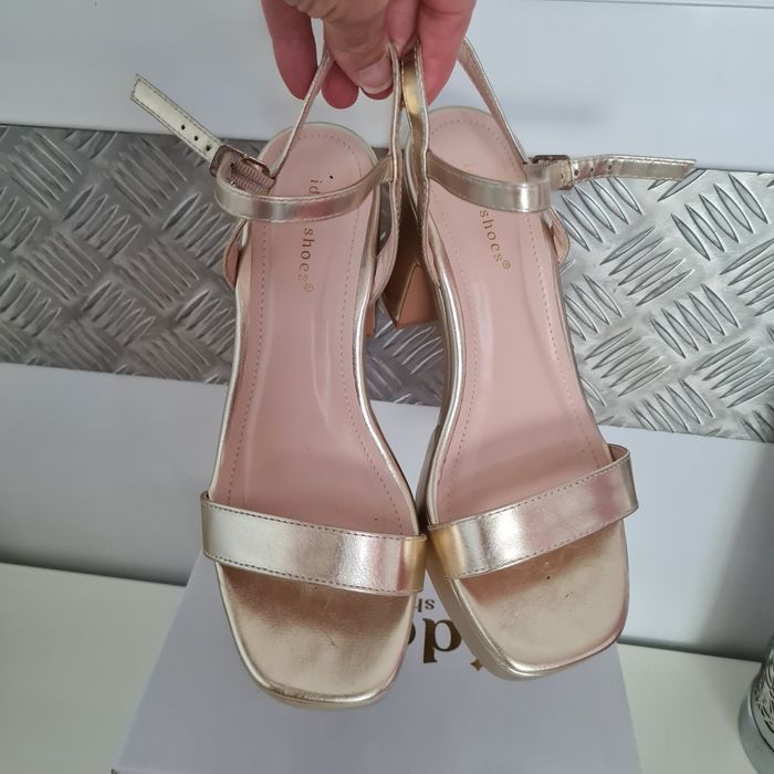 Sandales dorées - photo numéro 8