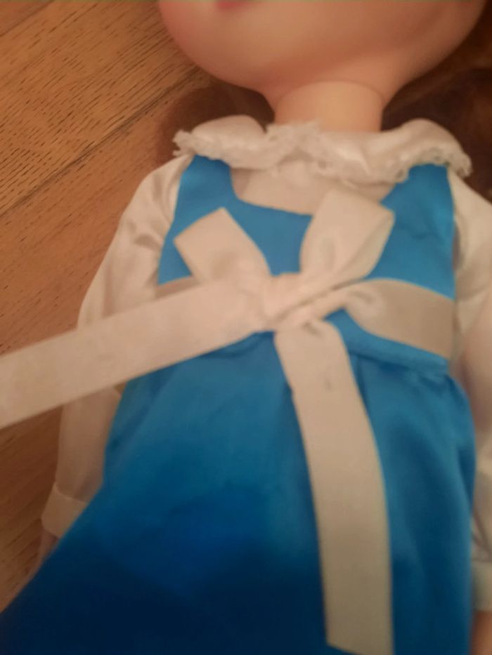 Poupee aminator disney store belle - photo numéro 7