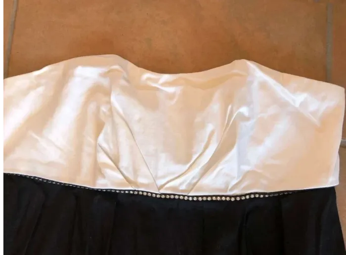Robe  avec strass  Asos  (40)  état  neuf - photo numéro 3