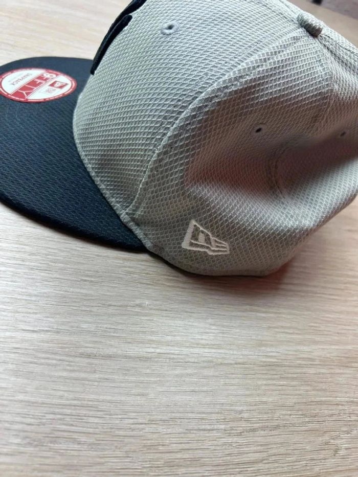 New Era 9FIFTY New York Yankees Snapback Gris et Noir Taille Small-Medium - photo numéro 2