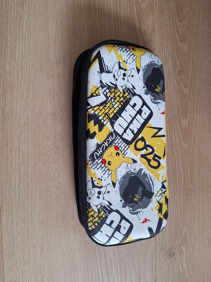 Pochette switch  Pokemon