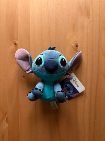 Peluche Stitch Disney - neuf avec étiquette - douce et mignonne cadeau