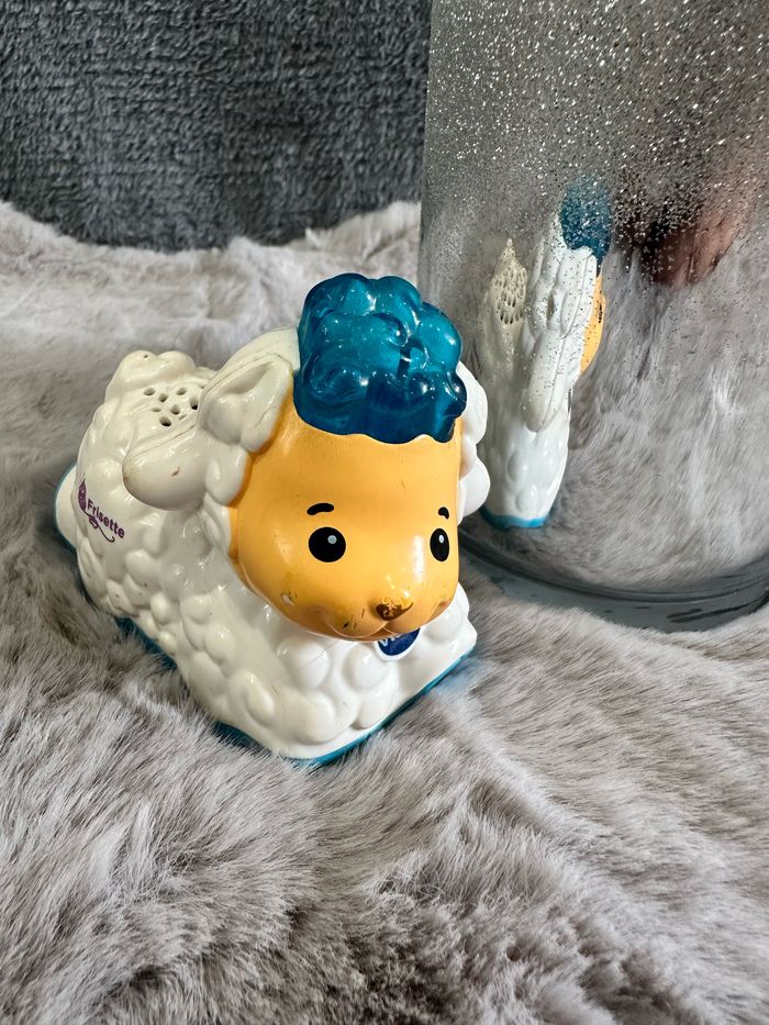 Frisette le mouton a bouclettes