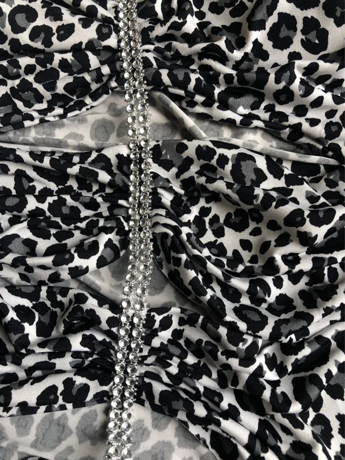 BB27- Robe bustier imprimée avec strass T unique (34/40) NEUVE - photo numéro 7