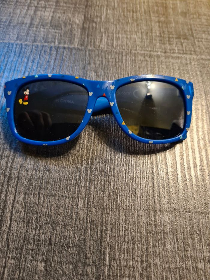 Lunette de soleil bébé